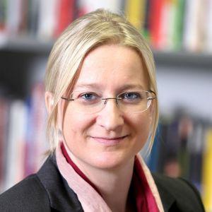 Bildung, Wissen, Vernunft, Irrationalität, Fakten & Fake News Portrait Claudia Schwarz